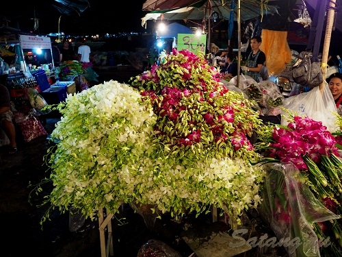 Тайские цветы в городе!